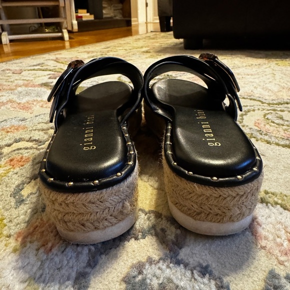 FREE SHIPPING Gianni Bini Black Platform Sandals - Picture 4 of 7